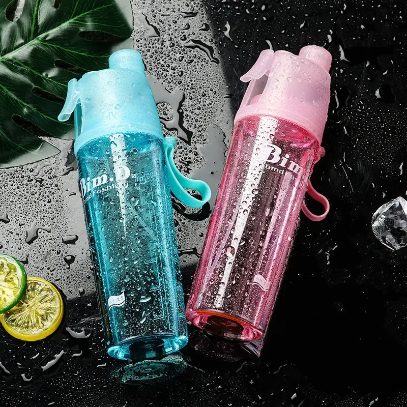 Sprühwasserflasche mit Strohhalm 600ml – BPA-frei, für Sport, Fitness & Reisen – Seitenansicht