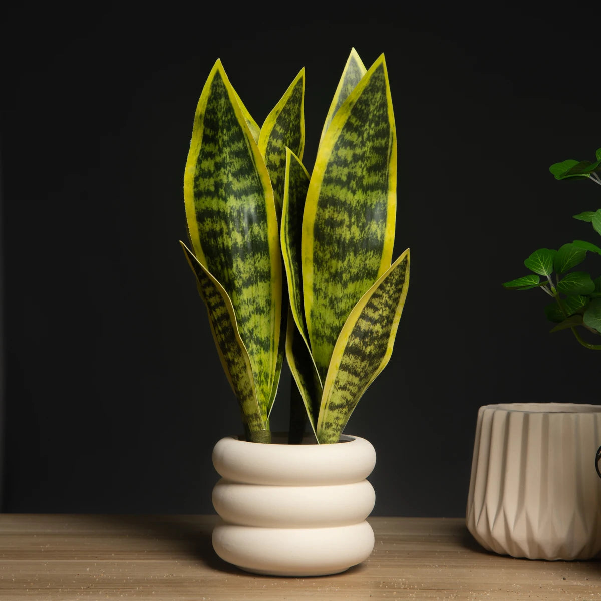 Künstliche Sansevieria 32–37 cm – Schlangenpflanze für Büro & Balkon