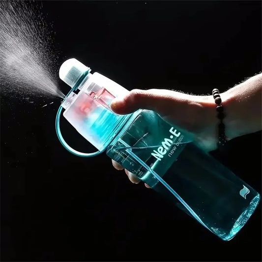 Sprühwasserflasche mit Strohhalm 600ml – BPA-frei, für Sport, Fitness & Reisen – Frontansicht